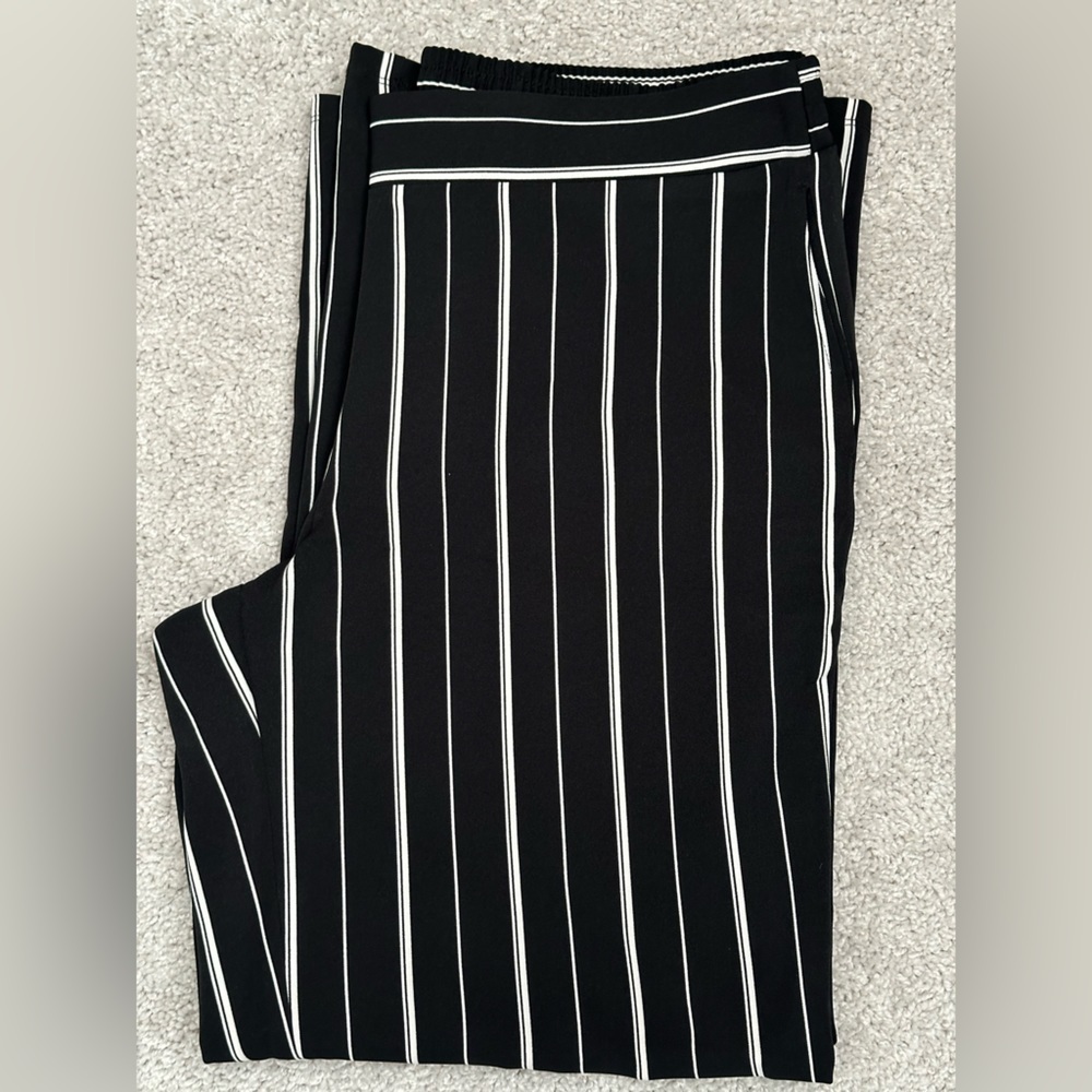 BNWT BEAUTIFUL JONES STUDIO B&W STRIPED WIDE LEG TROUSERS
